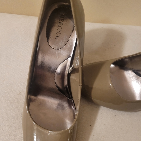 Merona Beige Patent Leather Heels Pumps Shoes Women's Size 9 - Picture 3 of 16